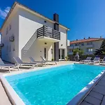 House With A Swimming Pool Baska, Krk - 21537 Case de vacanță Baška
