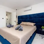 Case de vacanță House With A Swimming Pool Baska, Krk - 21537 Baška