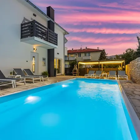Case de vacanță House With A Swimming Pool Baska, Krk - 21537 Baška